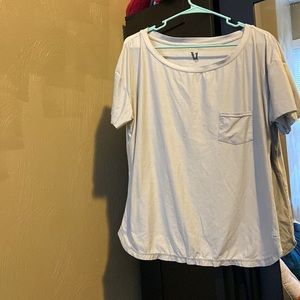 Women’s Large Vuori T-Shirt